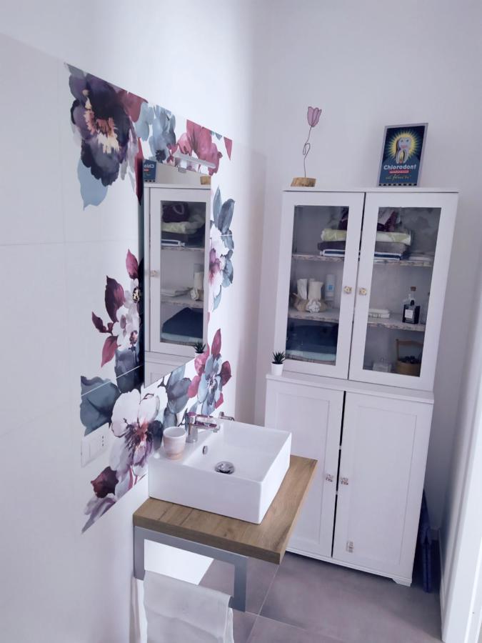 Peonia 2 Posti Wi-Fi Ac Free Park Jacuzzi Bed & Breakfast Porlezza Exterior photo